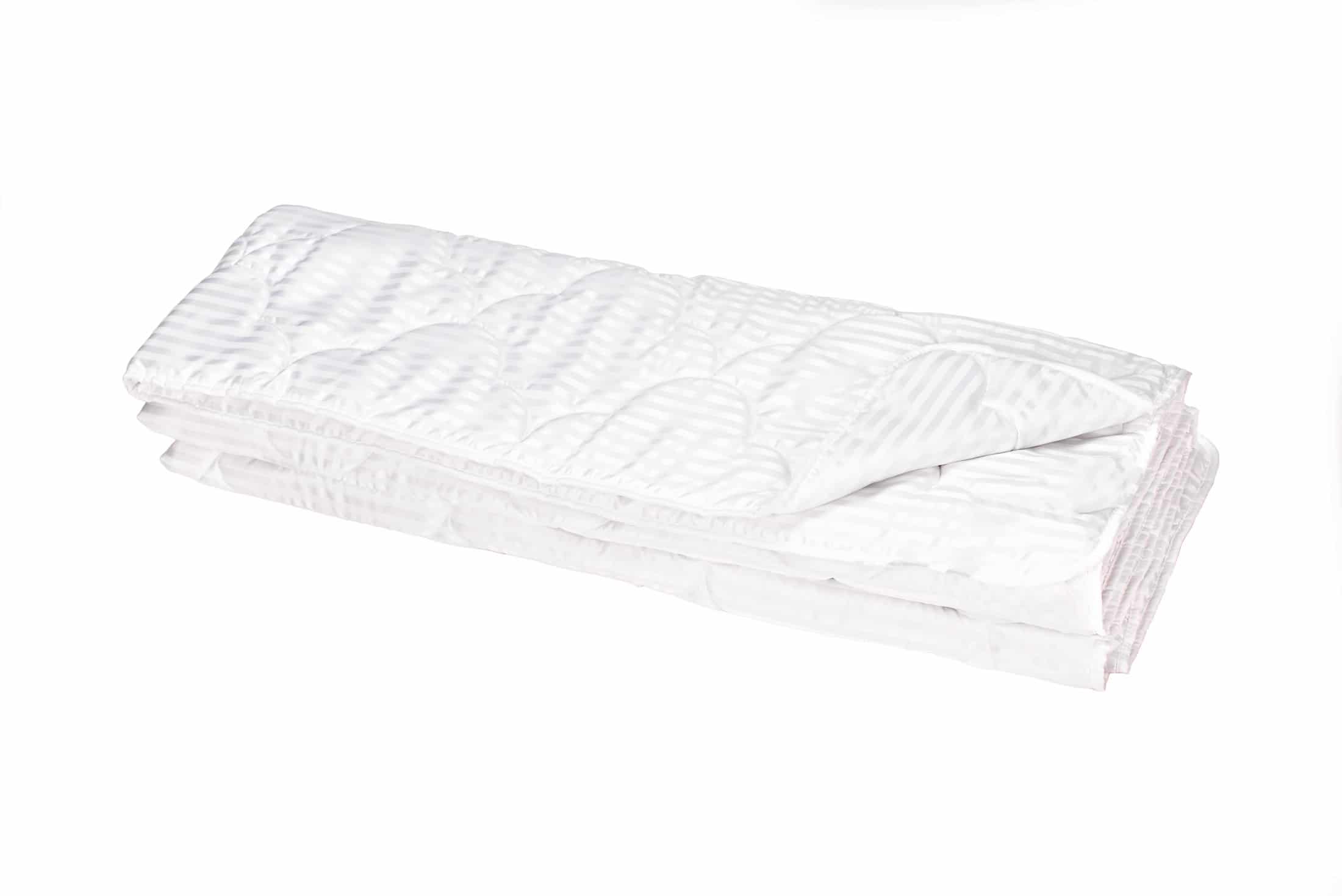 Pilota 200×220 cm microfibra striata, SomnART premium, alba matlasata model nor mare, 400 g, de iarna - 4